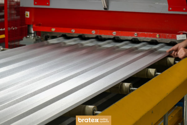 Trapez T-18 na maszynie podczas produkcji