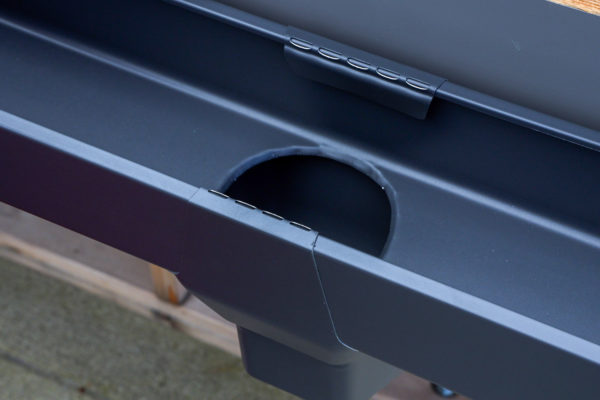 Okrągły otwór pod lej spustowy